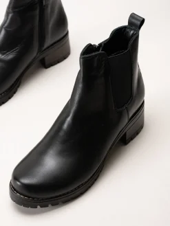 Charlotte of Sweden - Svarta chelsea boots i skinn