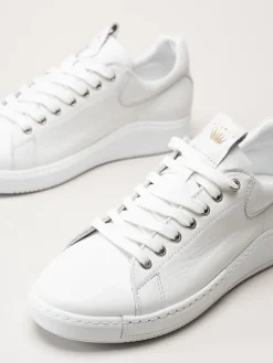 Charlotte of Sweden - Vita sneakers i skinn