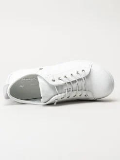 Charlotte of Sweden - Vita sneakers i skinn