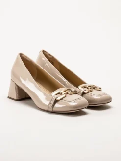 Clarks - Nyta45 Court D - Ljusbeige pumps i skinn-lack