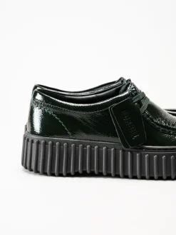 Clarks - Torhill Bee - Gröna snörskor i lack