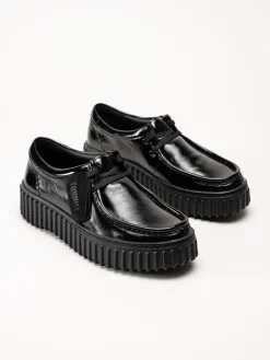 Clarks - Torhill Bee - Svarta snörskor i lack