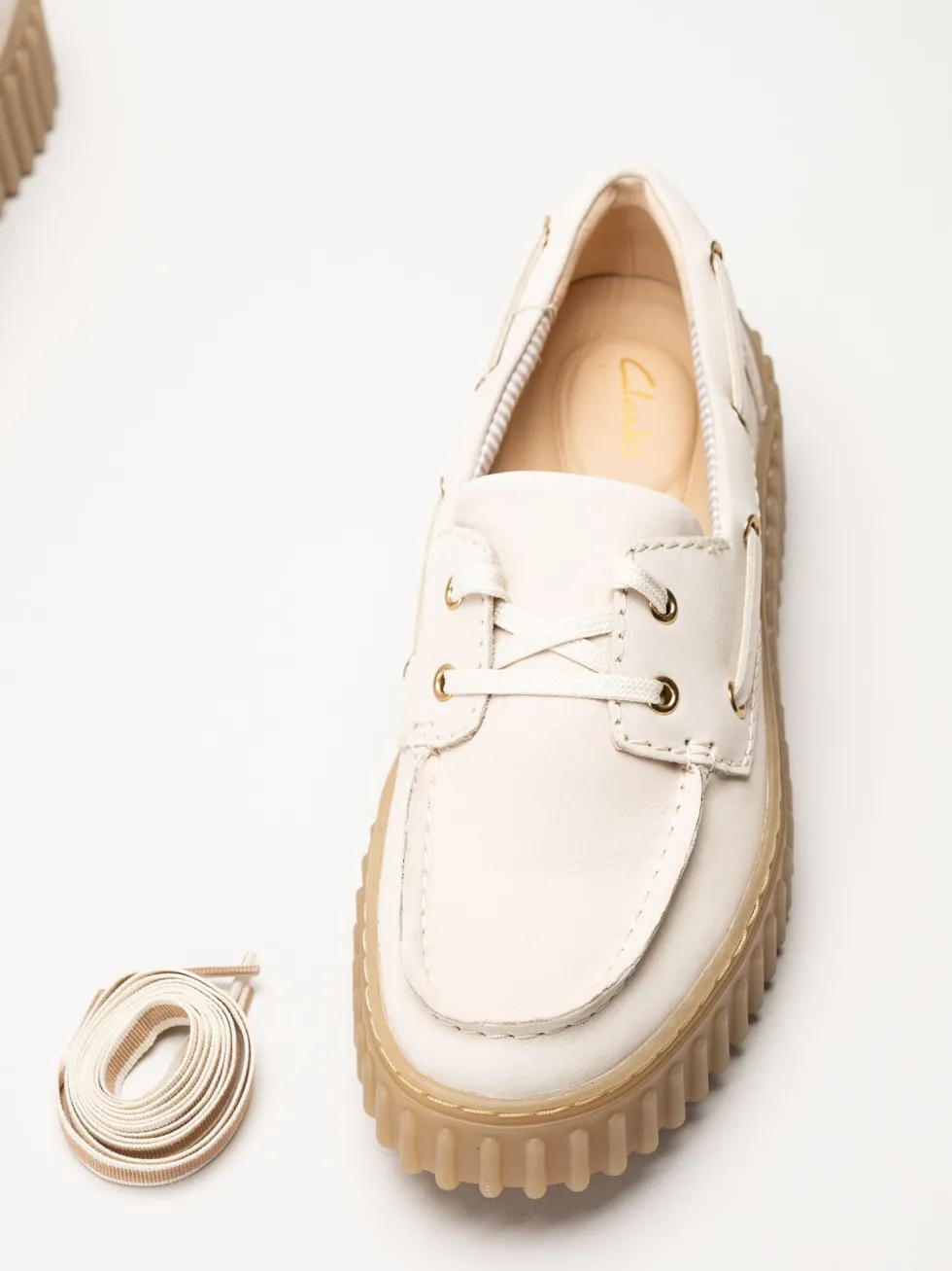 Clarks - Torhill Boat - Offwhite snörskor i nubuck