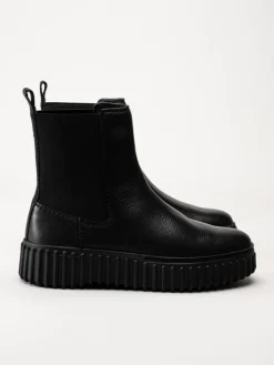 Clarks - Torhill Maple D - Svarta chelsea boots i skinn