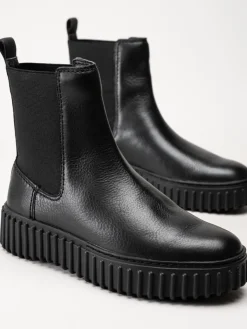 Clarks - Torhill Maple D - Svarta chelsea boots i skinn