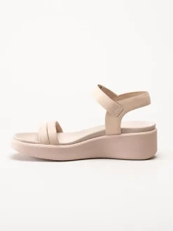 Ecco - Flowt W Wedge - Rosa sandal i skinn medi kilklack