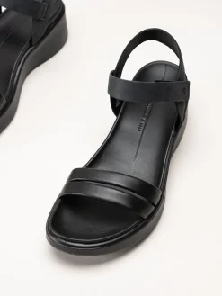 Ecco - Flowt W Wedge - Svarta sandaler i skinn med kilklack