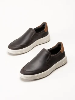 Ecco - Move - Mörkbruna slip on skor i oljat skinn
