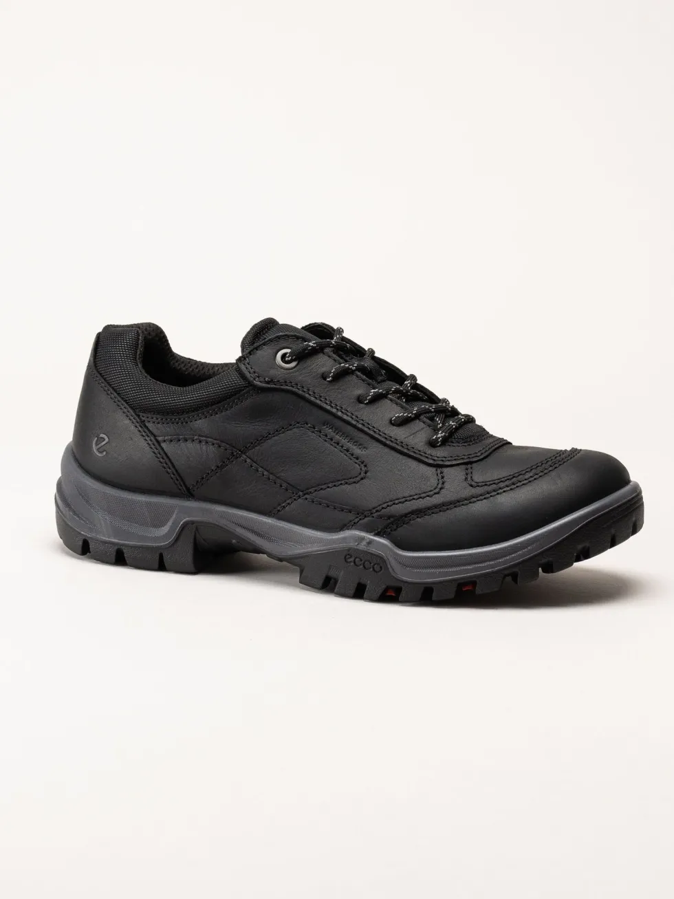 Ecco - Xpedition WP - Svarta promenadskor i oljad nubuck