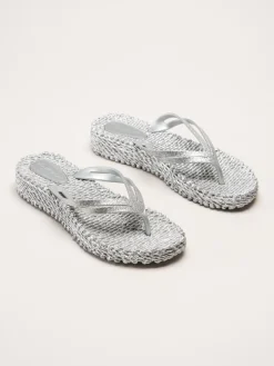 Ilse Jacobsen - Cheerful 13 - Silverfärgade flip flop med glitterremmar
