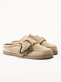 Inuikii - Mule Soft - Beige mule med guldigt spänne