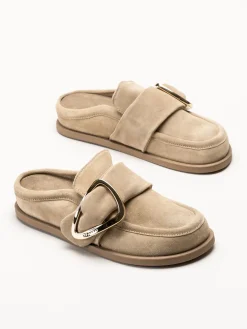 Inuikii - Mule Soft - Beige mule med guldigt spänne
