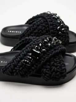 Inuikii - Woven Stones - Svarta slip in sandaler i virkad textil