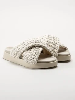 Inuikii - Woven - Vita slip in sandaler i virkad textil