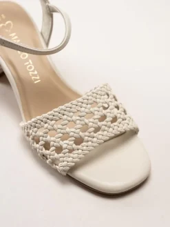Marco Tozzi - Beige sandaletter med klack