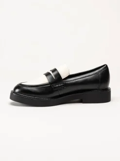 Marco Tozzi - Svartvita pennyloafers i skinnimitaiton