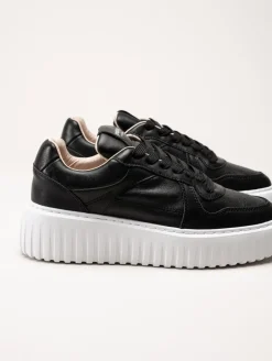 Philip Hog - Nina - Svarta platåsneakers i skinn