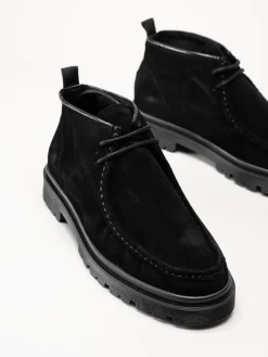 Playboy Footwear - Cowen - Svarta kängor i mocka