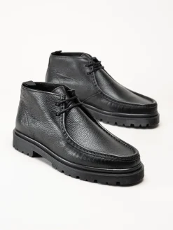 Playboy Footwear - Cowen - Svarta kängor i skinn