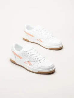 Reebok - Match PrimeV2 - Vita sneakers i skinnimitation