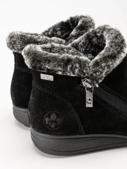 Rieker - Svarta fodrade boots i mocka