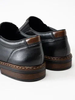 Rieker - Svarta loafers i skinn