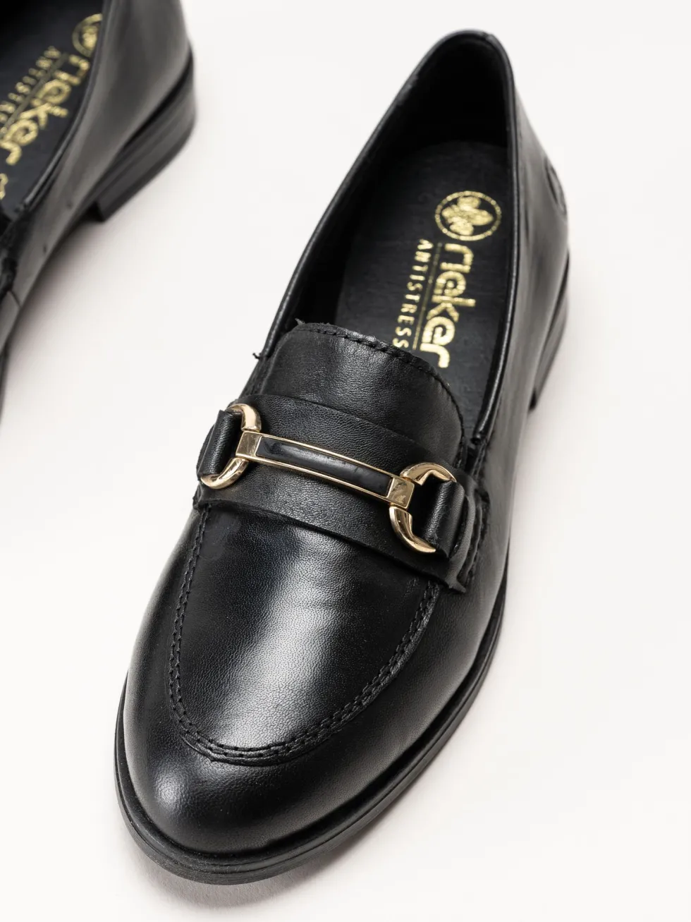 Rieker - Svarta loafers i skinn