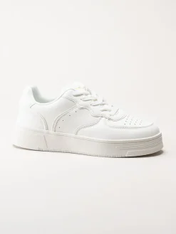 Rugged Gear - Vita sneakers i skinnimitation