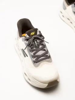 Skechers - Max Cushion - Beige slip ins sneakers