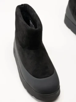 Tretorn - Asto Low Hybrid W - Svarta fodrade boots