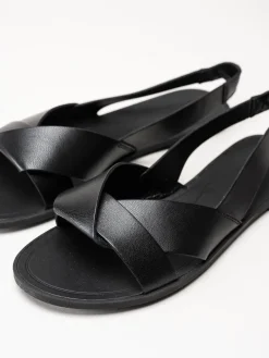 Vagabond - Tia 2.0 - Svarta platta sandaler i skinn